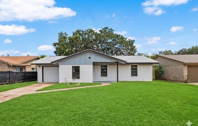 3-bedroom rental at 1610 Brice in San Antonio, TX — photo 1
