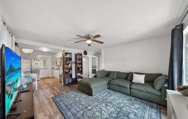 3-bedroom rental at 303 Winburn Ave in Schertz, TX — photo 5