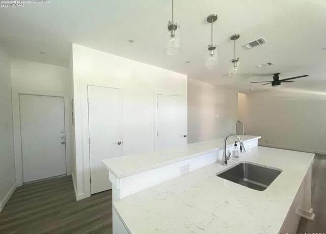 2-bedroom rental at 2507 E Commerce St in San Antonio, TX — photo 4