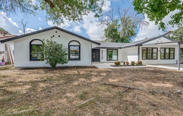 4-bedroom rental at 5118 Gawain Dr in San Antonio, TX — photo 2