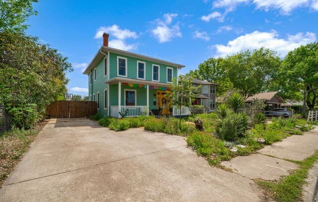 3-bedroom rental at 426 Rigsby Ave in San Antonio, TX — photo 3