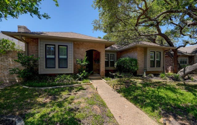 3-bedroom rental at 1706 Eagle Meadow in San Antonio, TX — photo 2