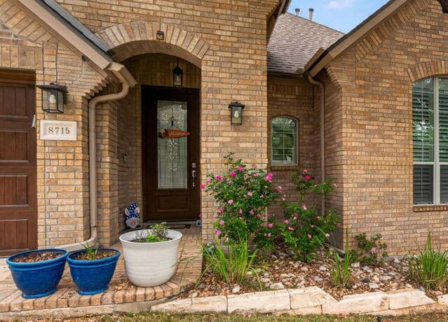 4-bedroom rental at 8715 Rancho De Taos in Helotes, TX — photo 3