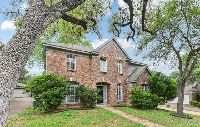 4-bedroom rental at 2423 Brighton Oaks in San Antonio, TX — photo 2