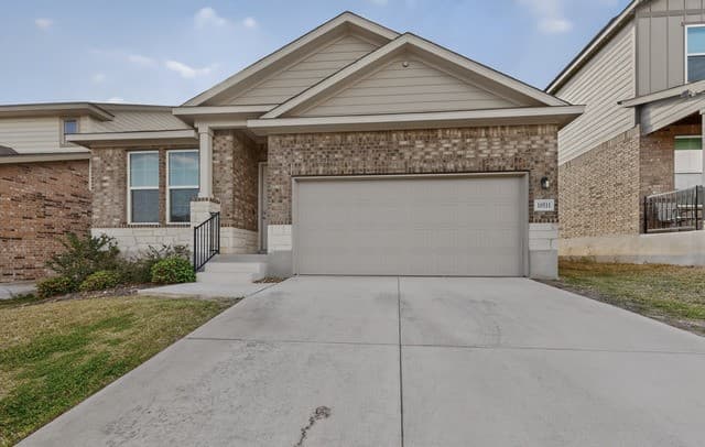 4-bedroom rental at 10511 Briceway Bay in San Antonio, TX — photo 3