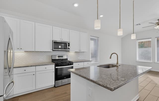 4-bedroom rental at 10511 Briceway Bay in San Antonio, TX — photo 4