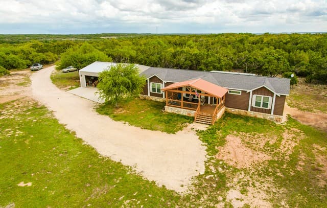 3-bedroom rental at 7870 Ranch Road 165 in Blanco, TX — photo 1