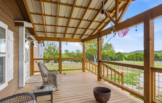 3-bedroom rental at 7870 Ranch Road 165 in Blanco, TX — photo 5