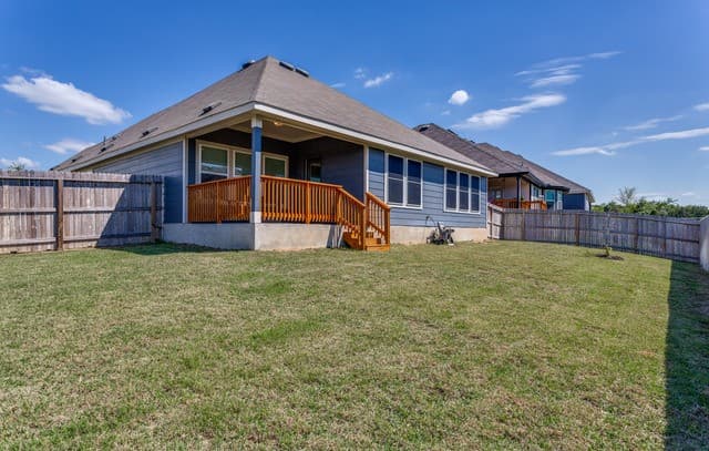 3-bedroom rental at 27311 Gemstone Way in San Antonio, TX — photo 2