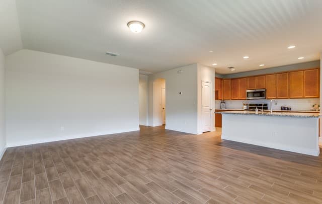 3-bedroom rental at 27311 Gemstone Way in San Antonio, TX — photo 4