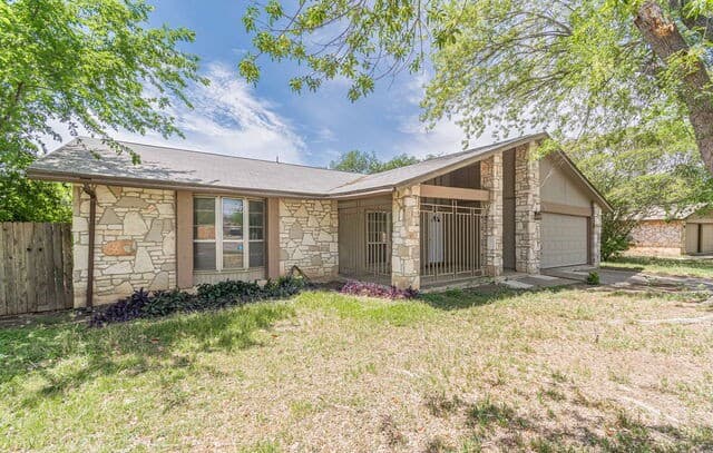 4-bedroom rental at 8519 Leyland in San Antonio, TX — photo 1
