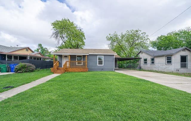 3-bedroom rental at 1219 Sims Ave in San Antonio, TX — photo 3