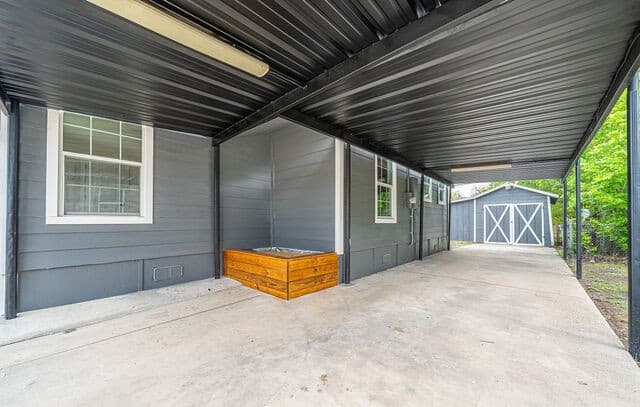 3-bedroom rental at 1219 Sims Ave in San Antonio, TX — photo 4