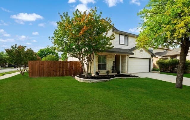 3-bedroom rental at 11123 Palomino Bnd in San Antonio, TX — photo 3