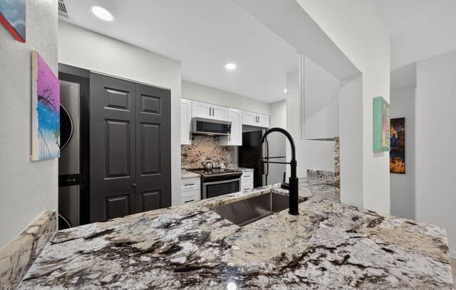 1-bedroom rental at 11520 Huebner Unit 501 in San Antonio, TX — photo 1