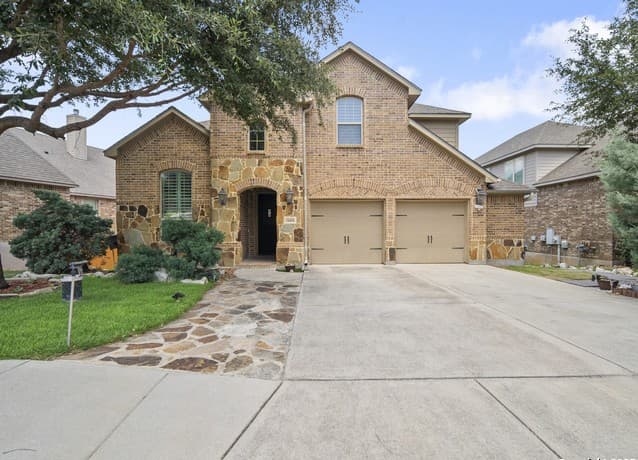 5-bedroom rental at 18418 Gran Mesa in San Antonio, TX — photo 3