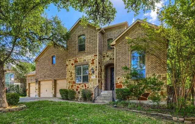 5-bedroom rental at 8706 Woodland Bnd in San Antonio, TX — photo 1