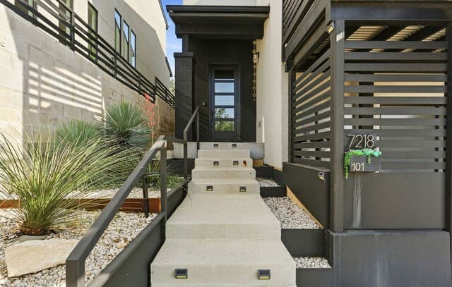 3-bedroom rental at 7218 Terra Fls Unit 101 in San Antonio, TX — photo 3