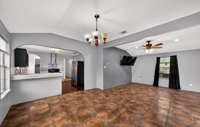 4-bedroom rental at 1354 Fenfield Ave in San Antonio, TX — photo 4