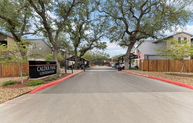 2-bedroom rental at 2718 Old Field Dr Unit 502 in San Antonio, TX — photo 1