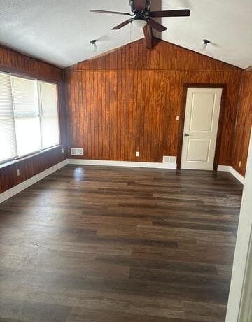 3-bedroom rental at 462 Hialeah in San Antonio, TX — photo 2