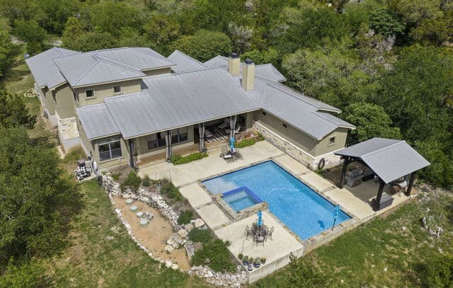 4-bedroom rental at 17203 Clovis in Helotes, TX — photo 2