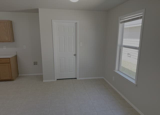 4-bedroom rental at 3935 Angel Trumpet in San Antonio, TX — photo 4