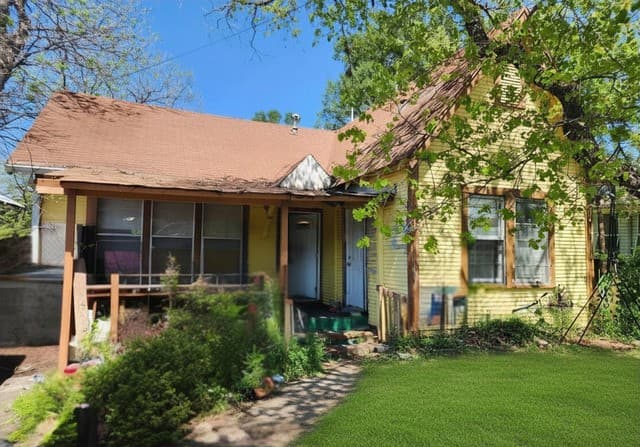 Home for sale at 513 Lamar St in San Antonio, TX — photo 1