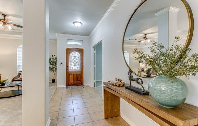 5-bedroom rental at 16014 Juan Tabo Way in Helotes, TX — photo 3
