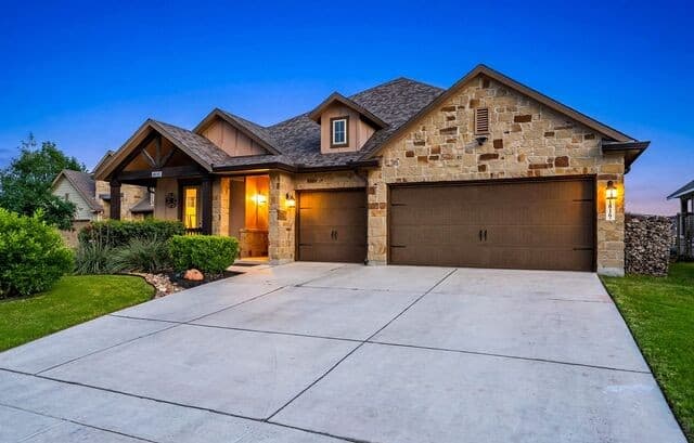 4-bedroom rental at 11816 Field Bend in Selma, TX — photo 1
