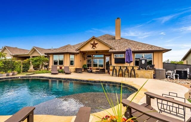4-bedroom rental at 11816 Field Bend in Selma, TX — photo 2