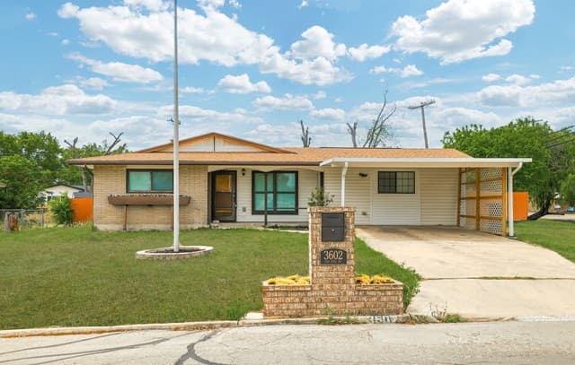 3-bedroom rental at 3602 Van Dyke Drive in San Antonio, TX — photo 3