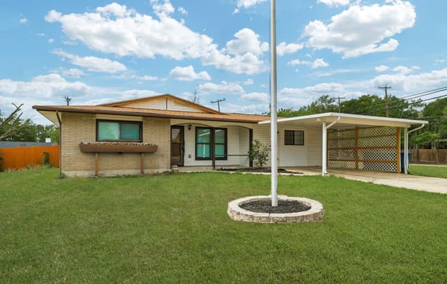 3-bedroom rental at 3602 Van Dyke Drive in San Antonio, TX — photo 4