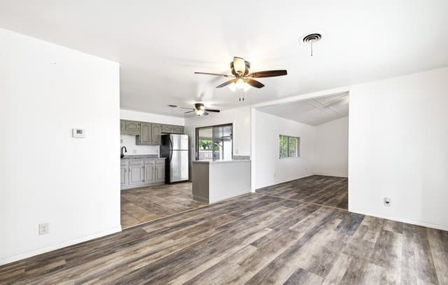 3-bedroom rental at 3602 Van Dyke Drive in San Antonio, TX — photo 5