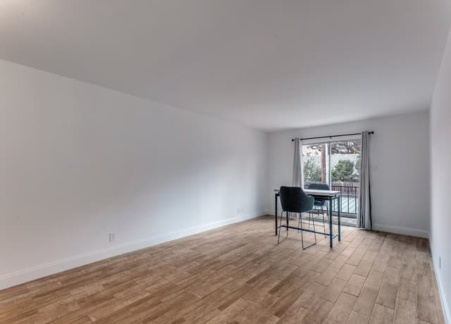 1-bedroom rental at 8058 Broadway Unit 255-T in San Antonio, TX — photo 3