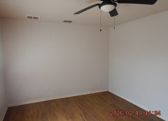 3-bedroom rental at 5875 Castle Lk in San Antonio, TX — photo 3