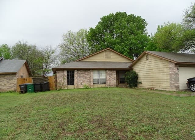rental at 5215 Meadow Rise St in San Antonio, TX — photo 1