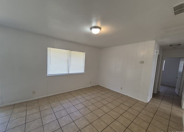 3-bedroom rental at 7319 Glen Cross in San Antonio, TX — photo 1