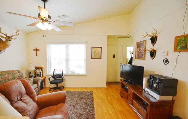 1-bedroom rental at 4803 Hamilton Wolfe Road Unit 704 in San Antonio, TX — photo 2