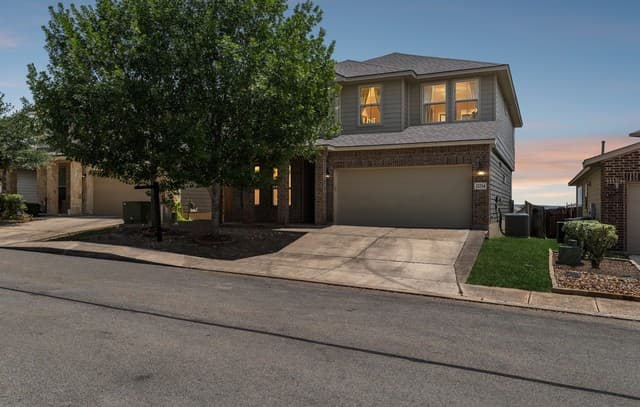 5-bedroom rental at 12234 Malkin Pl in San Antonio, TX — photo 1