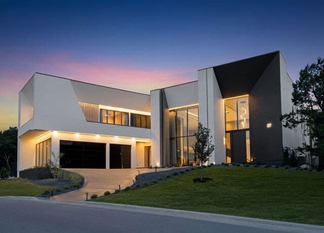 5-bedroom rental at 59 Via Aragon in San Antonio, TX — photo 1