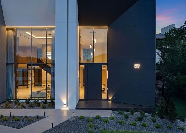 5-bedroom rental at 59 Via Aragon in San Antonio, TX — photo 3