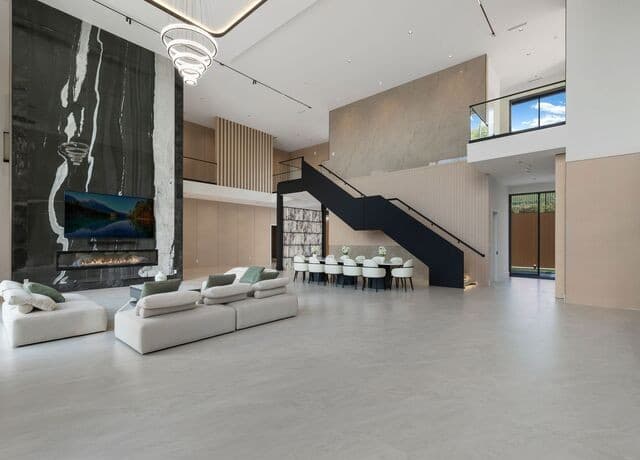 5-bedroom rental at 59 Via Aragon in San Antonio, TX — photo 4