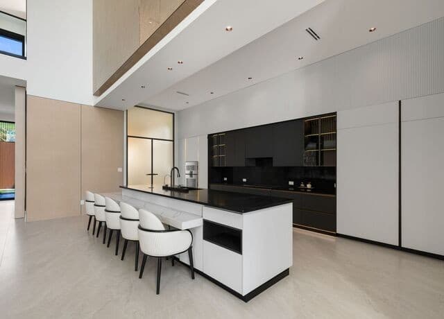 5-bedroom rental at 59 Via Aragon in San Antonio, TX — photo 5