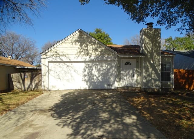 3-bedroom rental at 9819 Valley Villa in San Antonio, TX — photo 1