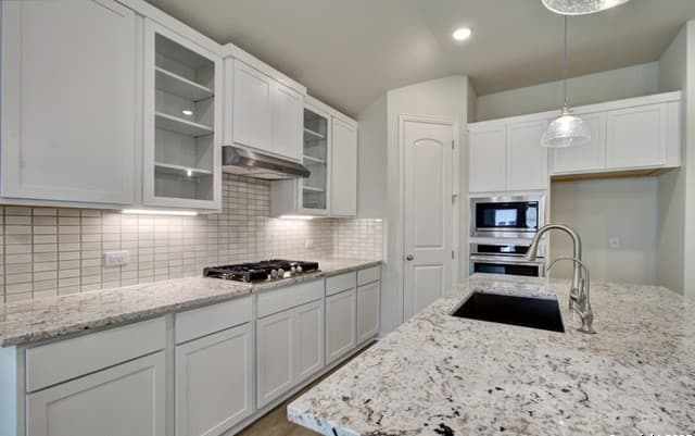 4-bedroom rental at 11135 Fruit Dove Trail in San Antonio, TX — photo 3