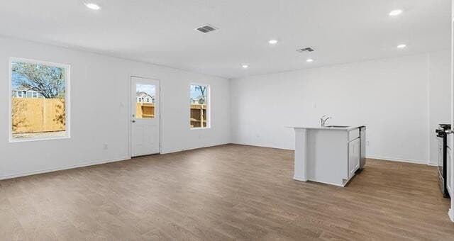 5-bedroom rental at 4810 Turquoise Park in San Antonio, TX — photo 5