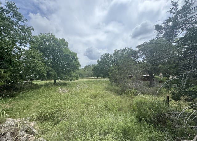 rental at LOT 10 Browning in San Antonio, TX — photo 1