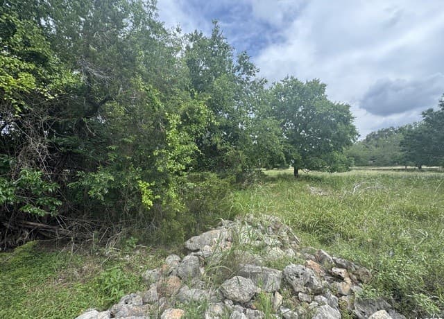 rental at LOT 10 Browning in San Antonio, TX — photo 4