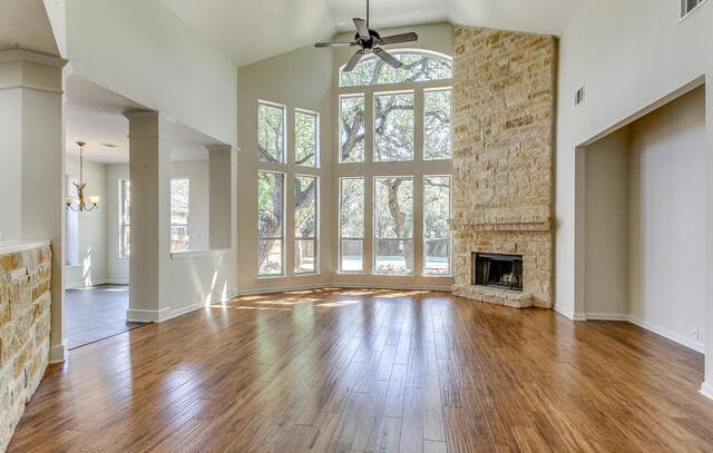 4-bedroom rental at 19218 Brannan Blf in San Antonio, TX — photo 2
